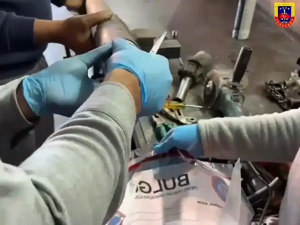 Serik'te 50 Milyonluk Uyuşturucu Gizli Düzenekten Çıktı 4